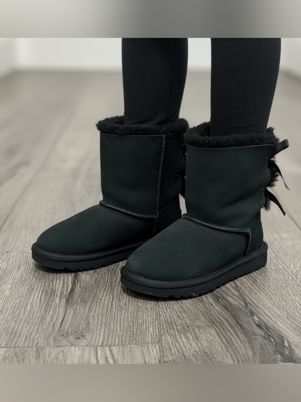 • Ugg • Girls Bailey Bow Back Black Cozy Winter Ankle Boots 9 Toddler